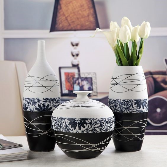 Hand-painted clay vase | Farmhouse living room decor ideas