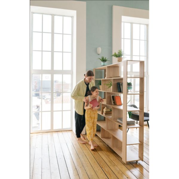 Steps for making a wooden bookshelf for your living room